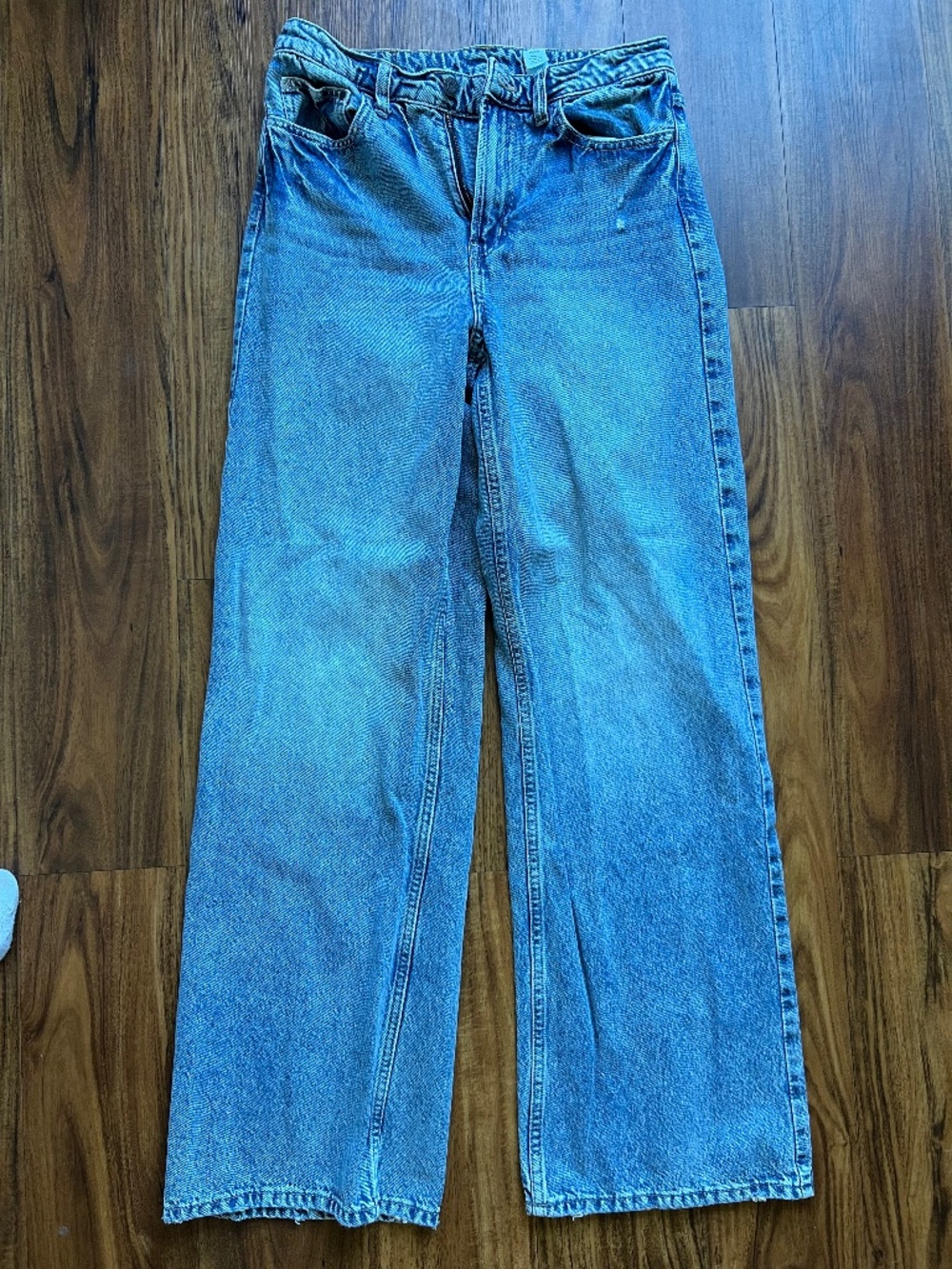 👖 H&M &DENIM 100% Cotton High-Waisted Slight Flare Jeans — Size 6